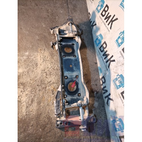 Траверса (кронштейн передних рессор) Volvo FH 4 727184 (604)-2