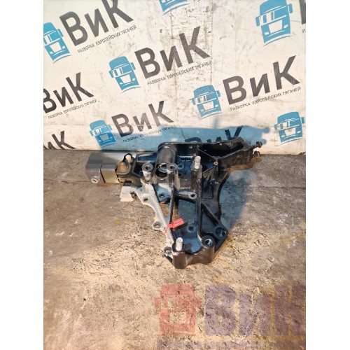 Кронштейн буксировочного крюка Volvo FH 4 727184 LH (600)