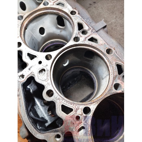 Блок цилиндров двигателя DAF 106 181944 (206)-3