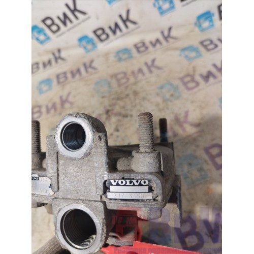 Кран ускорительный Volvo FH12 214752 (255)-2