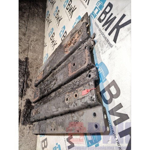 Проставка под седельно-сцепное уст-во DAF 105 943408 рифленка 4см по центрам 88 (199)-2