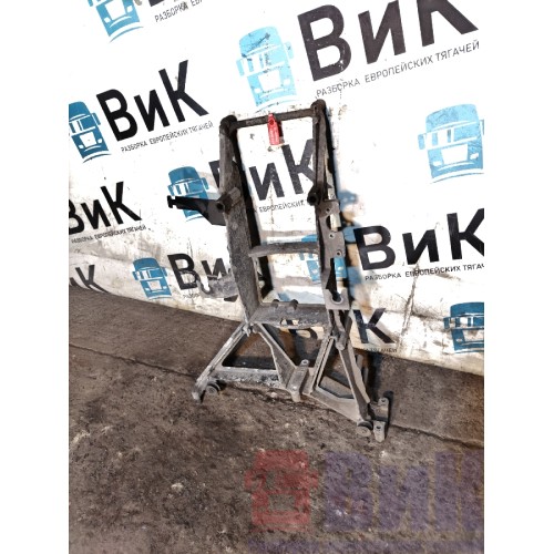 Кронштейн фары DAF 105 009863 LH с мел.деф. (061)