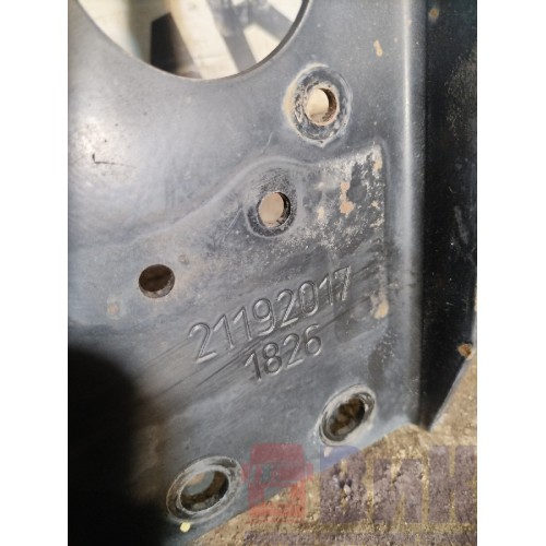 Кронштейн решетки радиатора Volvo FM 651145 с деф. (803)-3