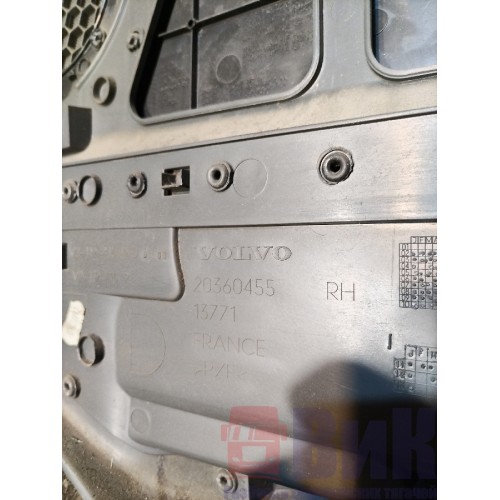 Обшивка (карта) двери Volvo FM 651145 RH с деф. (760)-1