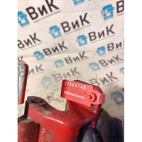 Петля двери Volvo FM 651145 RH нижняя (749)-2