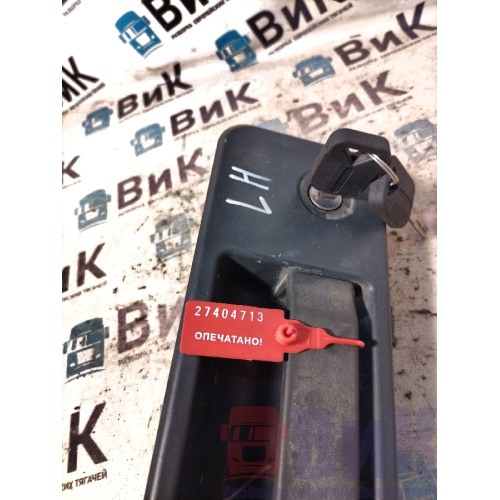 Ручка открывания двери Volvo FM 651145 наружняя LH с ключом (713)-1