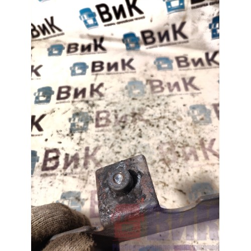 Кронштейн солнцезащитного козырька Volvo FM 651145 с деф. (727)-3