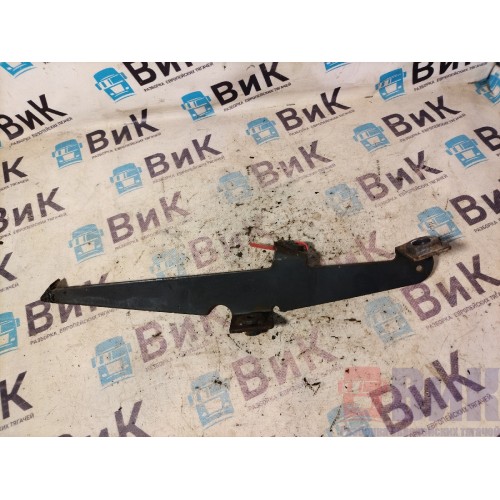 Кронштейн солнцезащитного козырька Volvo FM 651145 с деф. (728)-2