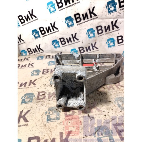 Кронштейн нижней подножки DAF 105 943531 LH неориг. (718)-2