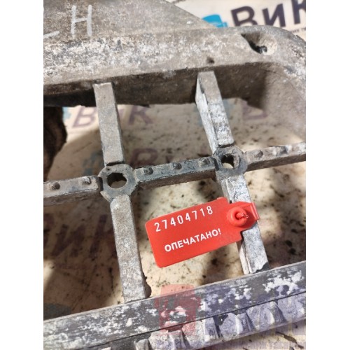 Кронштейн нижней подножки DAF 105 943531 LH неориг. (718)-3