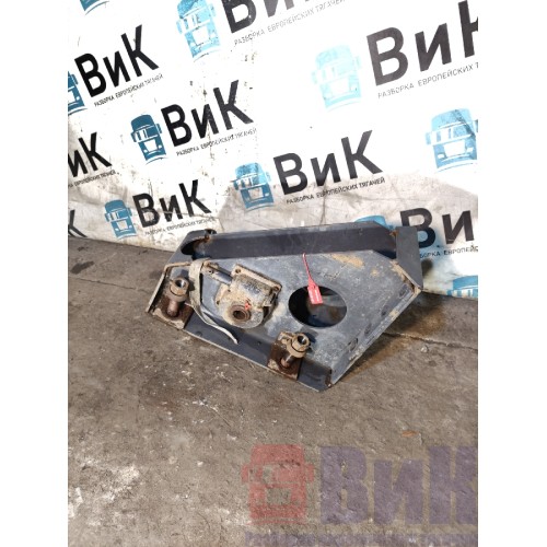 Кронштейн запаски Volvo FM 651145 с деф. (669)