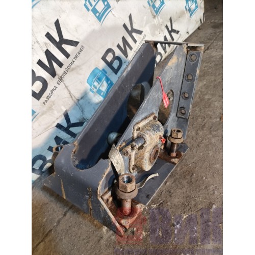 Кронштейн запаски Volvo FM 651145 с деф. (669)-2