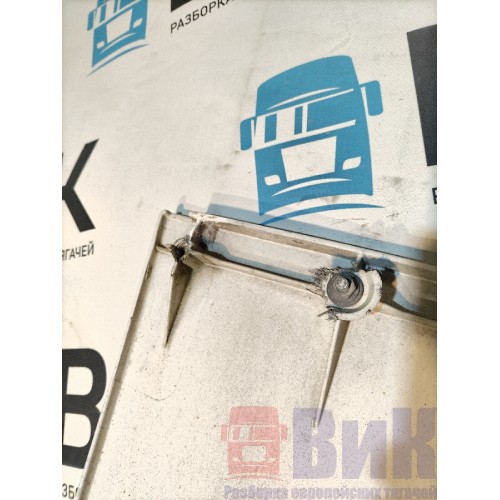 Спойлер кабины Volvo FH12 214752 боковой RH с деф. (567)-2