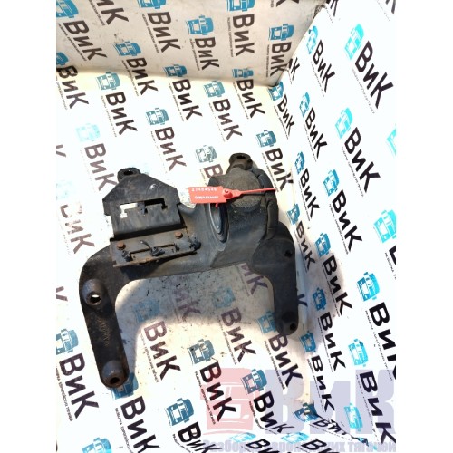 Кронштейн торсиона (кабины) Mercedes Actros 20.06.25 RH (548)-1