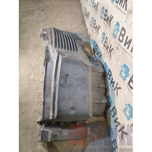 Подкрылок под кабину MAN TGX 039293 LH ориг. с деф. (287)-3