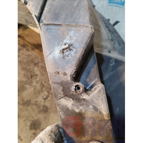 Подкрылок под кабину MAN TGX 039293 LH ориг. с деф. (287)-1