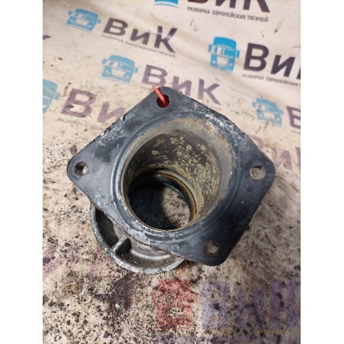 Фланец системы охлаждения Volvo FH12 214752 D12D (301)-2