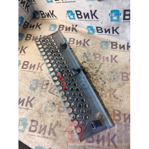 Накладка решетки радиатора Mercedes Actros MP4 717724 центральная (089)-1