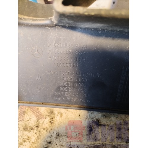 Накладка на противотуманную фару Mercedes Actros MP4 717724 LH (044)-1