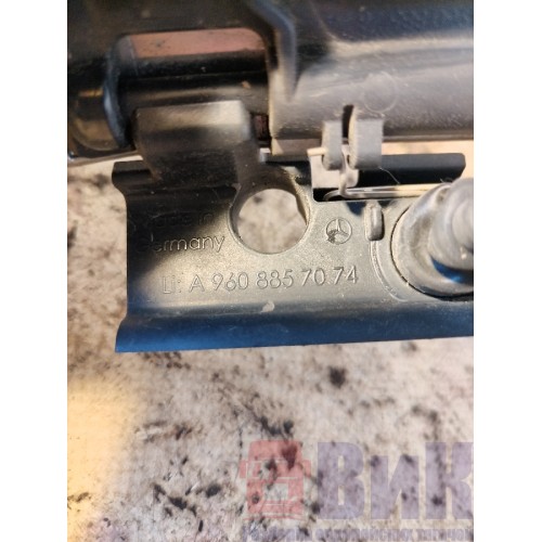 Замок реснички фары Mercedes Actros MP4 717724 LH (042)-4