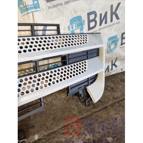 Решетка радиатора Mercedes Actros MP4 717724 (087)-4