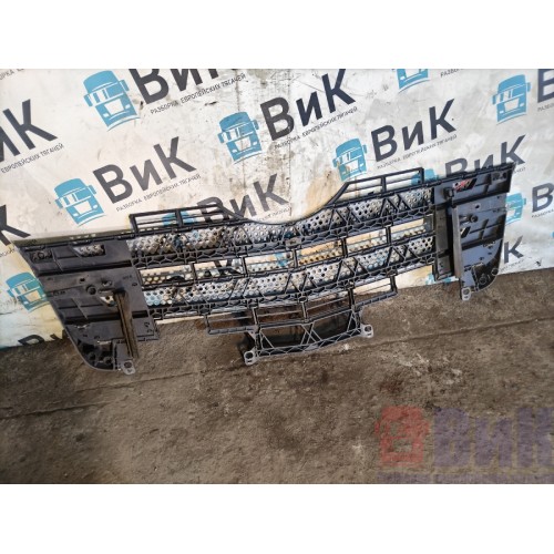 Решетка радиатора Mercedes Actros MP4 717724 (087)-3
