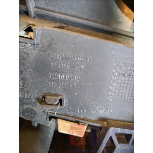 Решетка радиатора Mercedes Actros MP4 717724 (087)-1