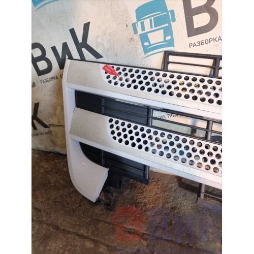 Решетка радиатора Mercedes Actros MP4 717724 (087)-6