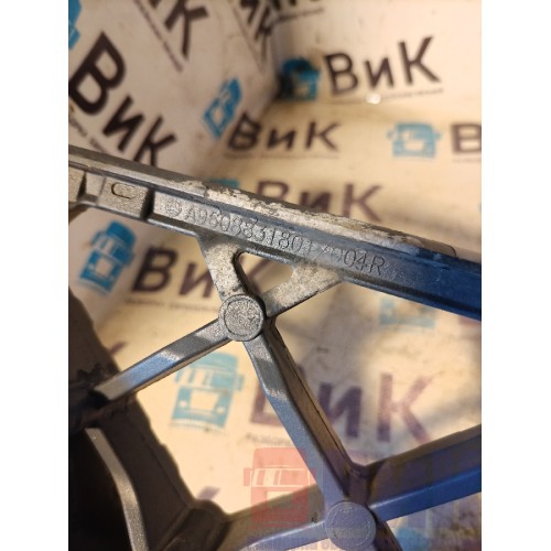 Подножка решетки радиатора откидная Mercedes Actros MP4 717724 RH (085)-3