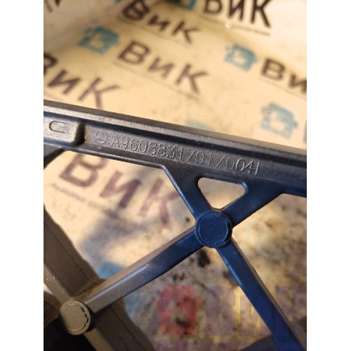 Подножка решетки радиатора откидная Mercedes Actros MP4 717724 LH (086)-3