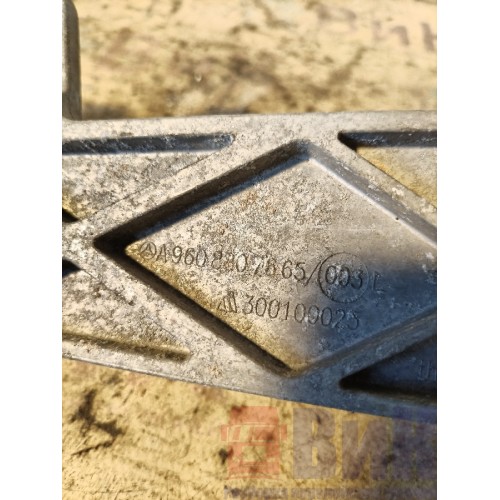 Кронштейн корпуса фары (лапа крепления) Mercedes Actros MP4 717724 RH (061)-2