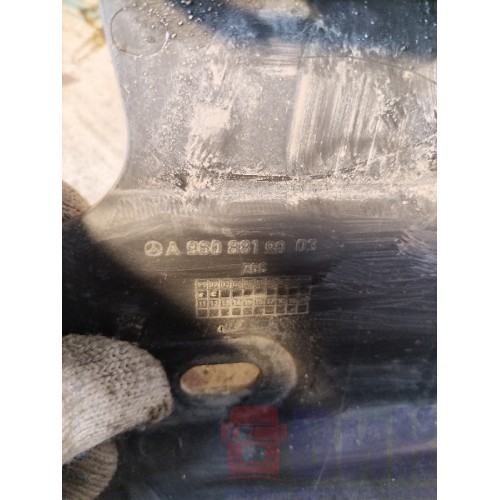 Подкрылок передний RH Mercedes Actros MP4 717724 (099)-2