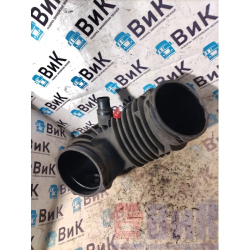 Патрубок воздушного фильтра Mercedes Actros MP4 717724 (125)