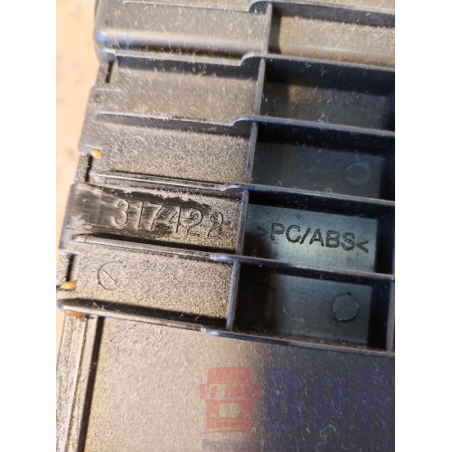 Ящик вещевой Volvo FH 4 732456 (под подстаканником) (066)-4