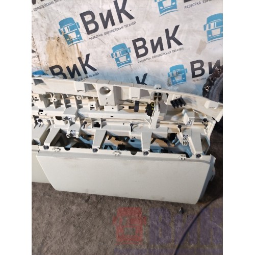 Консоль кабины Volvo FH 4 732456 верхняя (356)-7