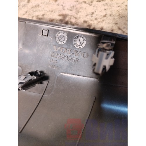 Накладка на бардачок Volvo FH 4 732456 LH (051)-1