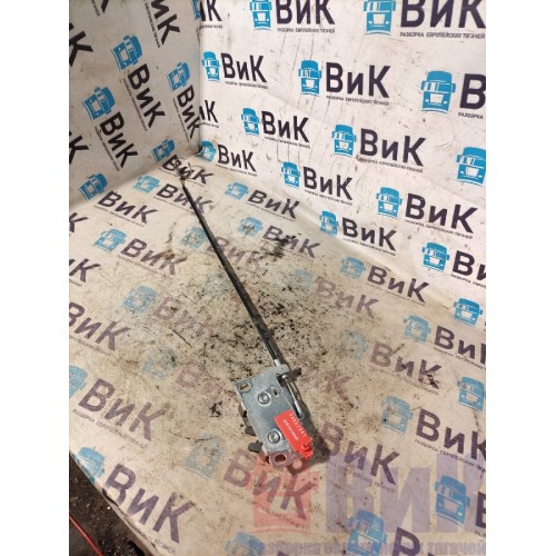 Замок инструментального ящика Volvo FH 4 732456 с тросиком RH (341)