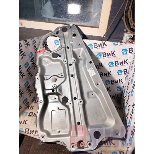 Кронштейн стеклоподъемника Volvo FH 4 732456 RH (338)