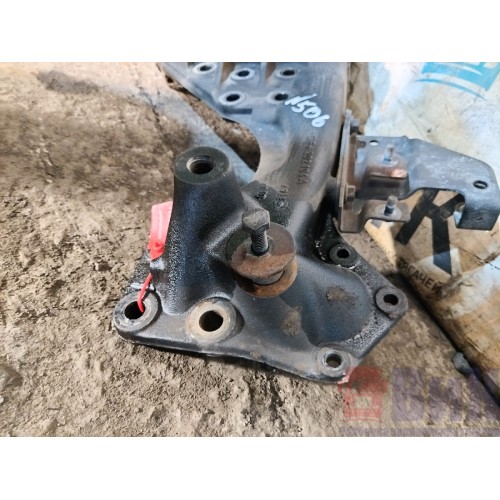 Кронштейн буксировочного пальца Scania R 420 155651 HPI LH (415)-1