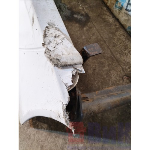 Спойлер боковой Mercedes Actros MP4 717724 с кронштейнами деф. LH (437)-4