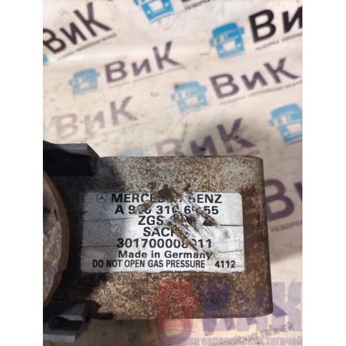 Кронштейн амортизатора кабины Mercedes Actros MP4 717724 в сборе (422)-4