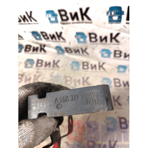 Кронштейн крана уровня пола Mercedes Actros MP4 717724 OM471 LA  (636)-2