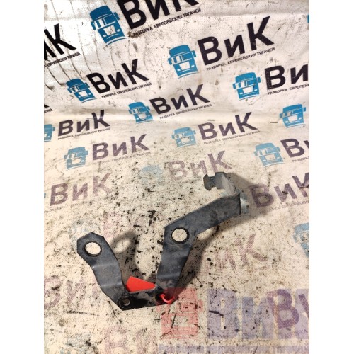 Кронштейн крана уровня пола Mercedes Actros MP4 717724 OM471 LA  (636)-1