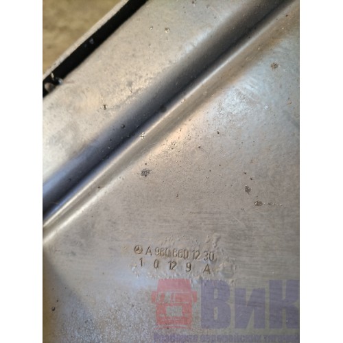 Кронштейн подножкки нижней Mercedes Actros MP4 717724 OM471 LA RH (734)-4