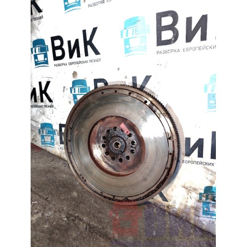 Маховик DAF 85 CF 175314 (подшипник под замену) (877)