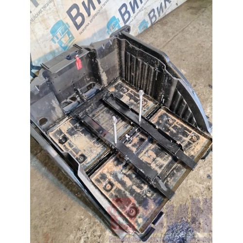 Ящик АКБ DAF 85 CF 175314 в сборе (900)-1