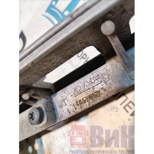 Кронштейн подножки решетки радиатора DAF 85 CF 175314 в сборе (960)-2