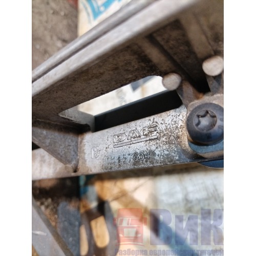 Кронштейн подножки решетки радиатора DAF 85 CF 175314 в сборе (960)-1