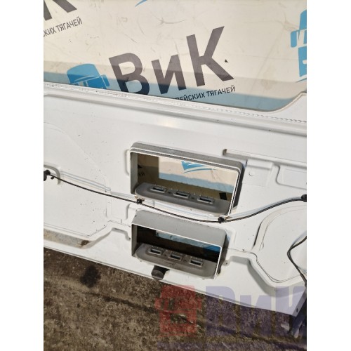 Спойлер боковой DAF 85 CF 175314 LH в сборе с кронштейнами (947)-5