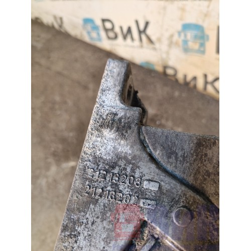 Кронштейн полукрыла (труба) Volvo FH 4 732456 (859)-1